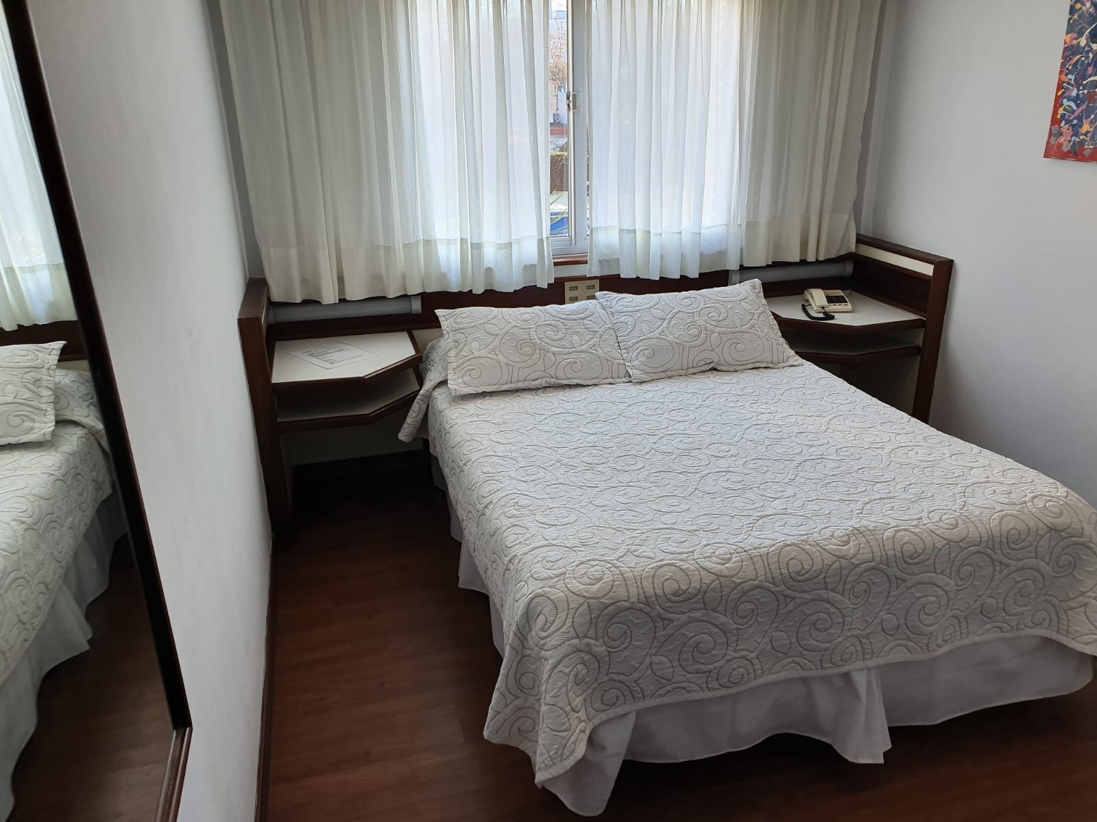 Habitación Standard con cama matrimonial y ventana